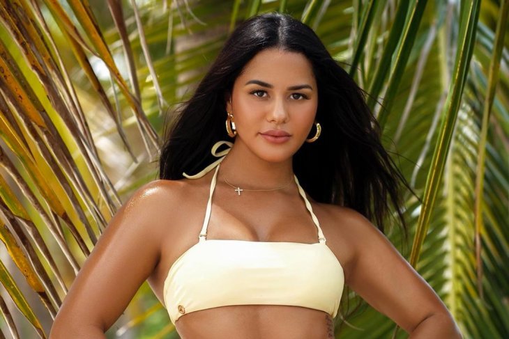 Latina woman