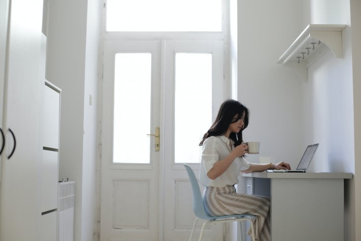 date an Asian girl online