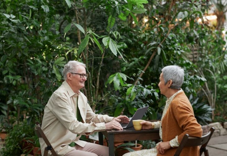 Factors to consider when choosing a senior dating site