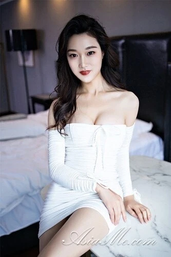Erica, 23
