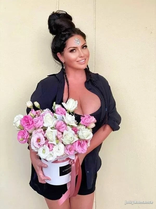 Elena, 39