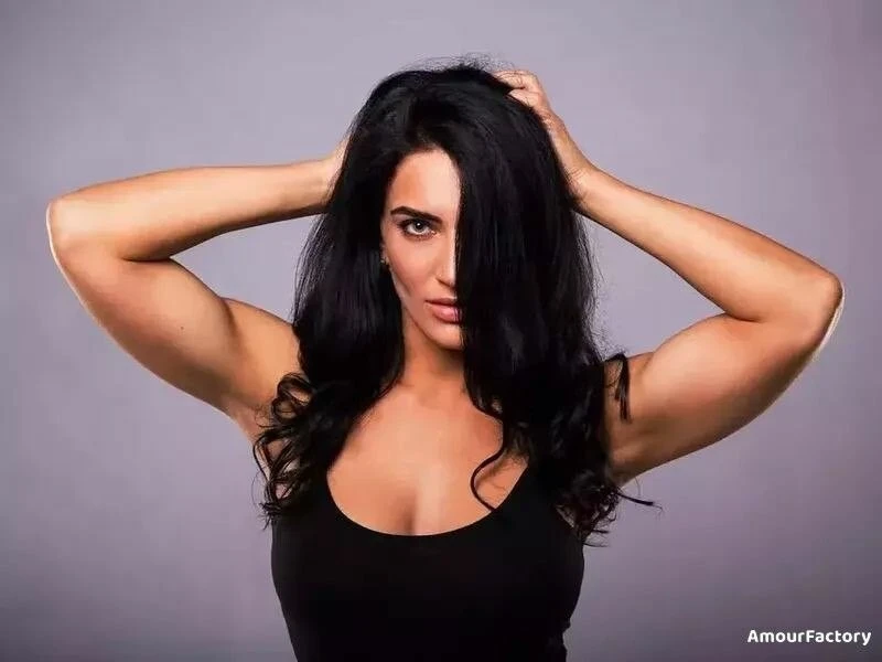 Maria, 37