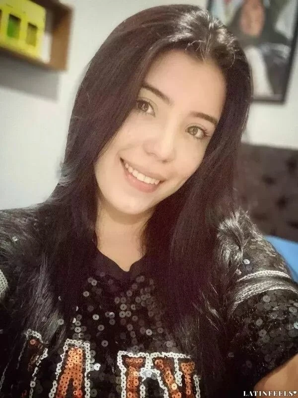 Camila Profile image 4