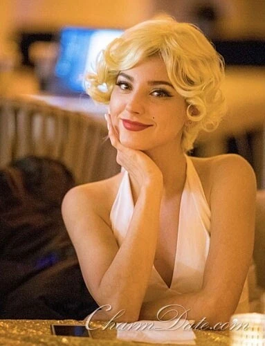 Elvina, 29