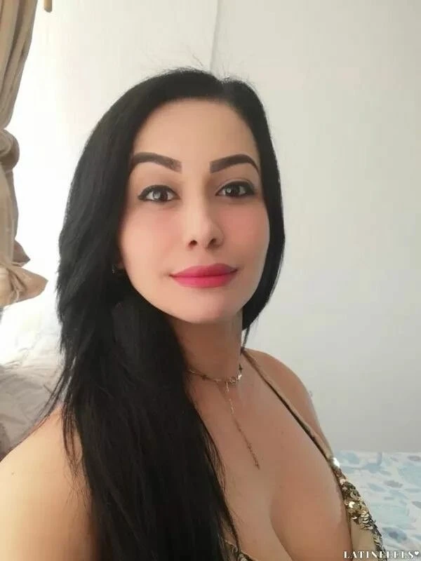 Anastasia, 35