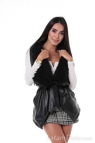 Alicia, 28
