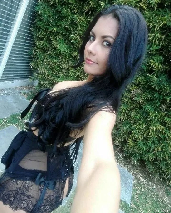 Daniela, 36