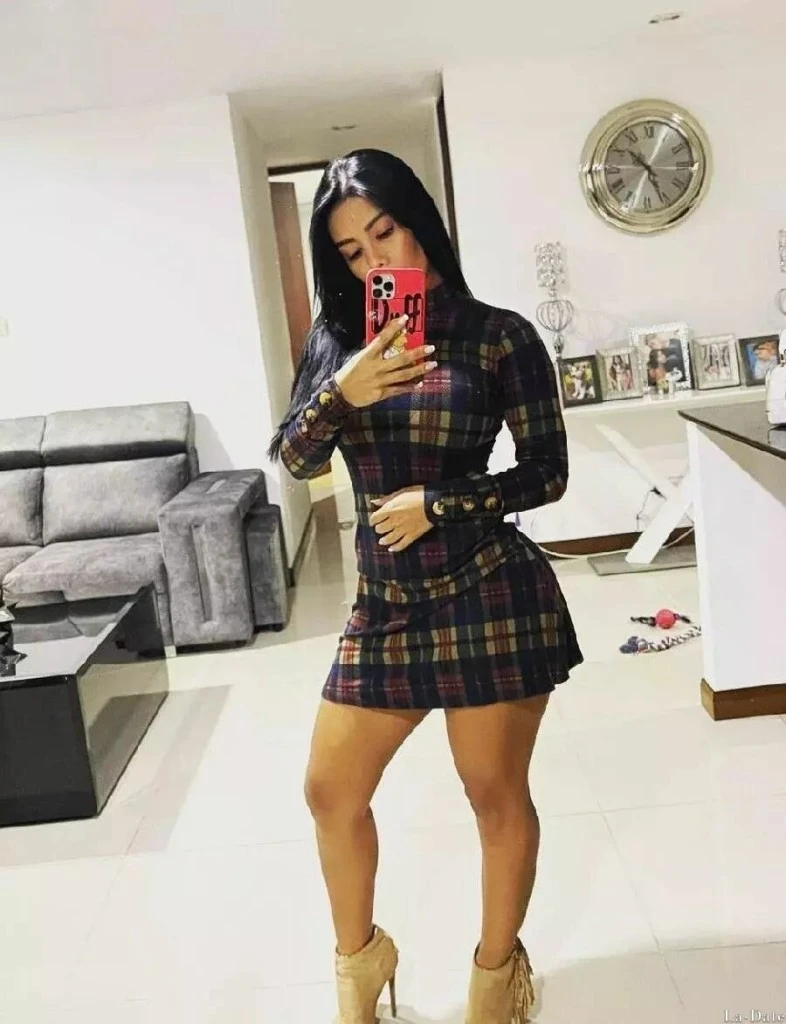 Valentina Profile image 4