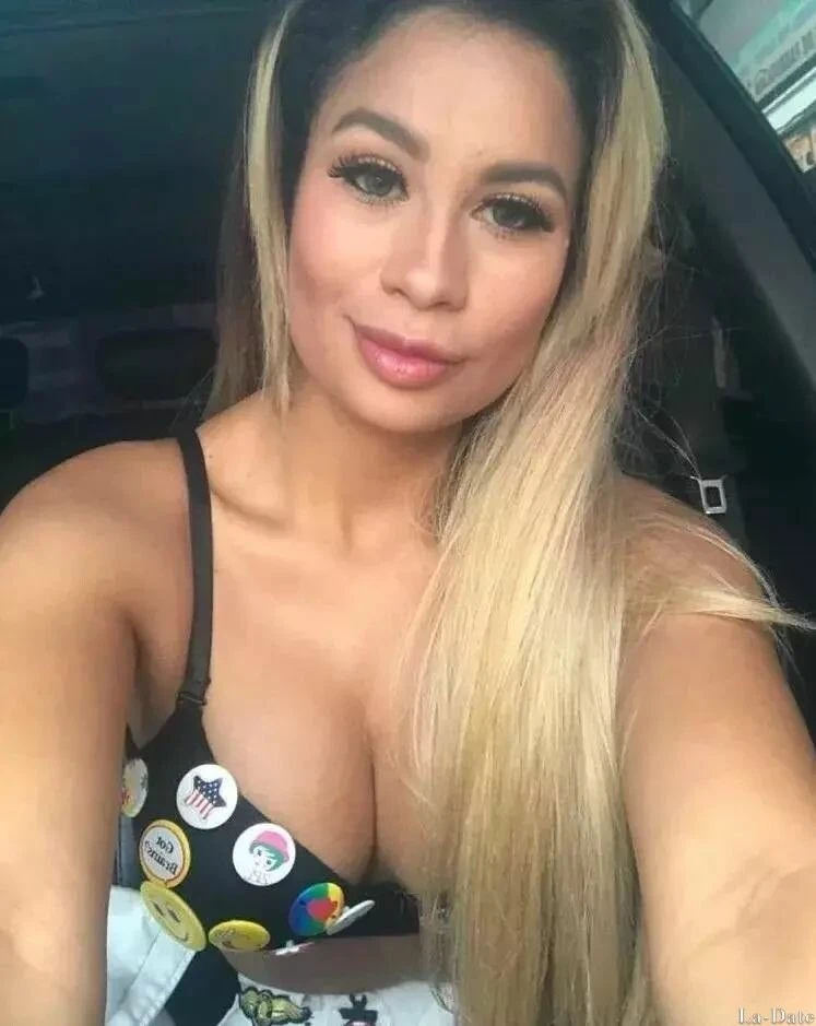 Veronica Profile image 5